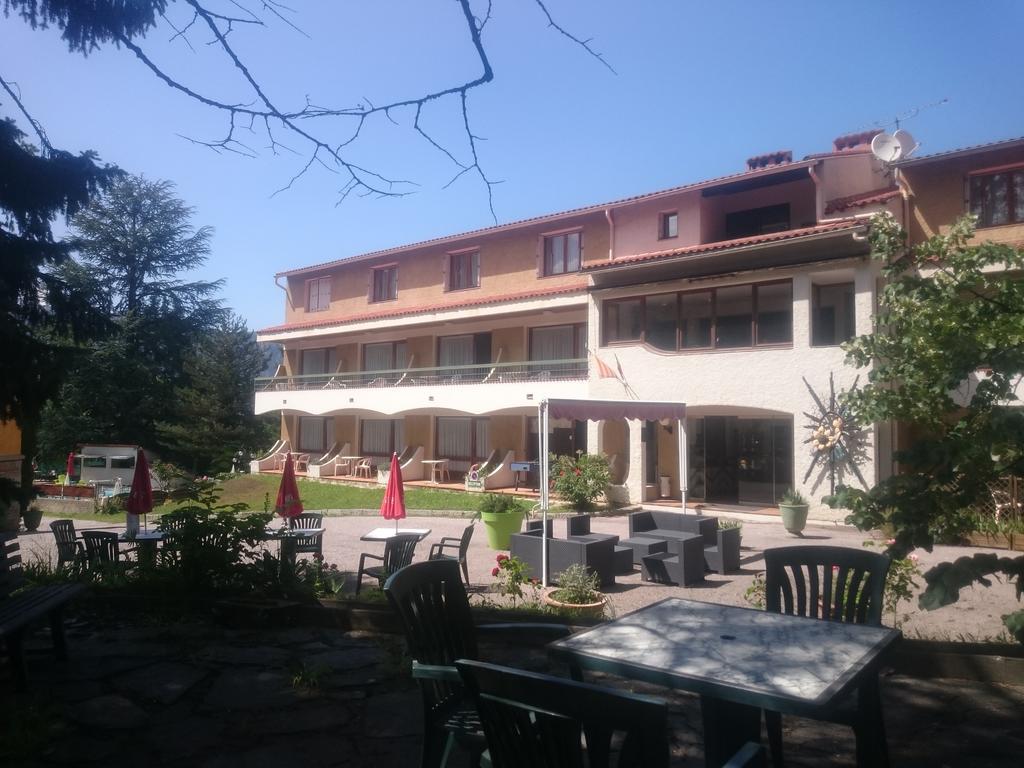 Hotel Le Mas Fleuri Vernet-les-Bains Eksteriør bilde