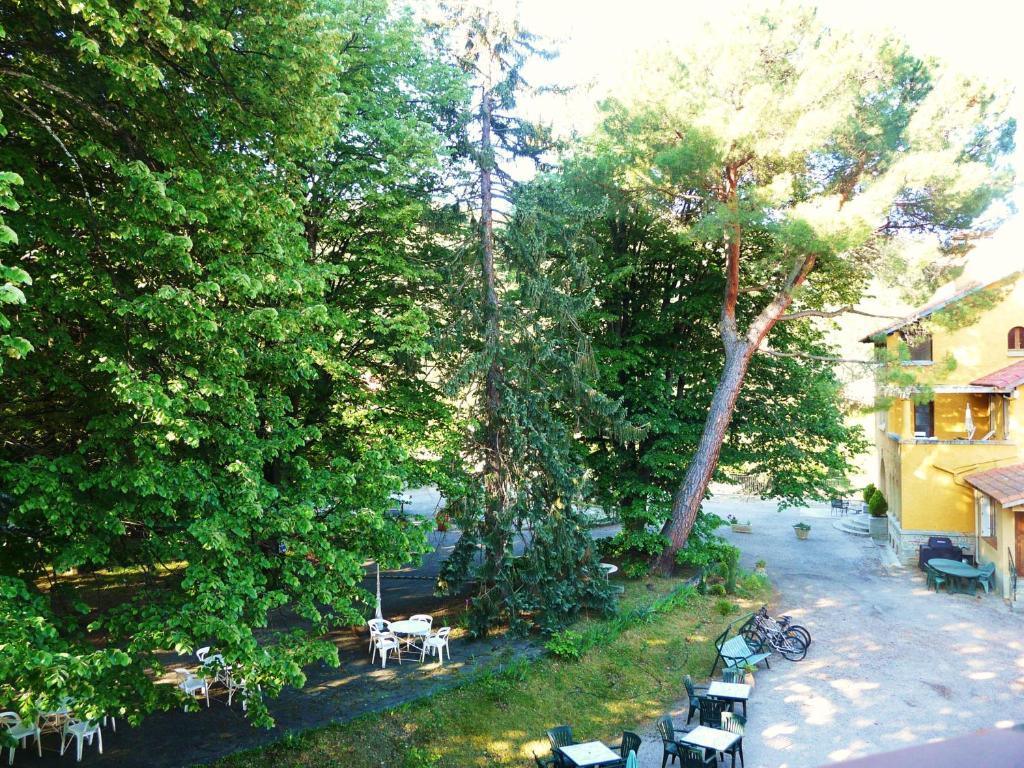 Hotel Le Mas Fleuri Vernet-les-Bains Rom bilde